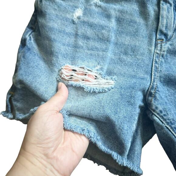 BLANK NYC Bahama Mama Short Denim Jean Shorts Distressed Raw Hem Size 25 - Picture 3 of 12